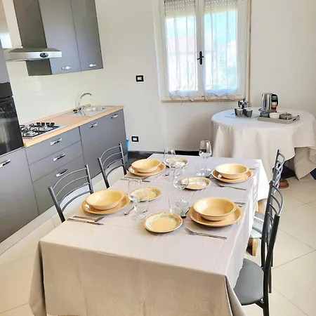 Appartamento Domus Luni Cinque Terre, Wifi ,aria Condizionata